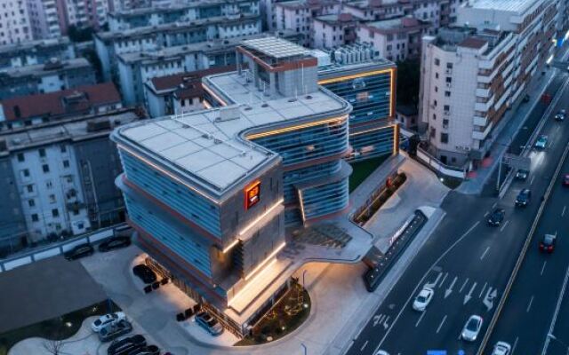 Radisson Red Wuxi Nanchang Street Ancient Canal