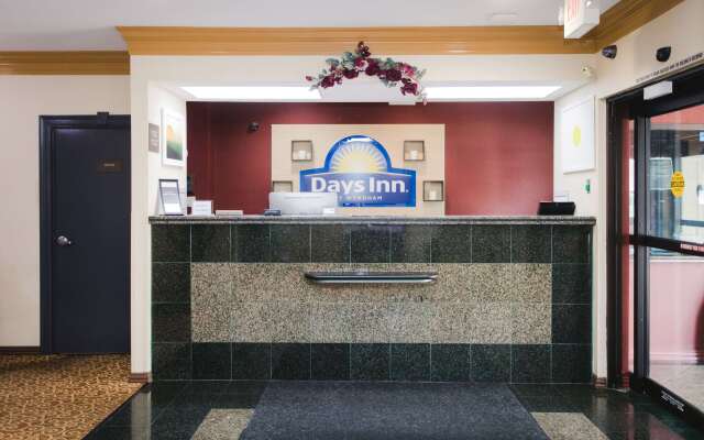 Days Inn by Wyndham Rosenberg
