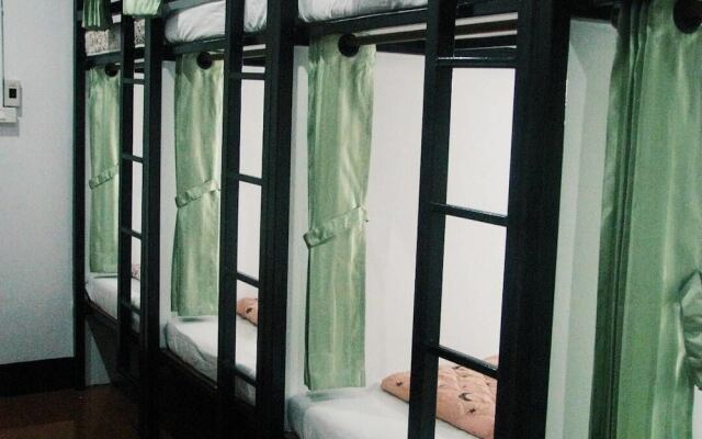 Near The Park Backpack House