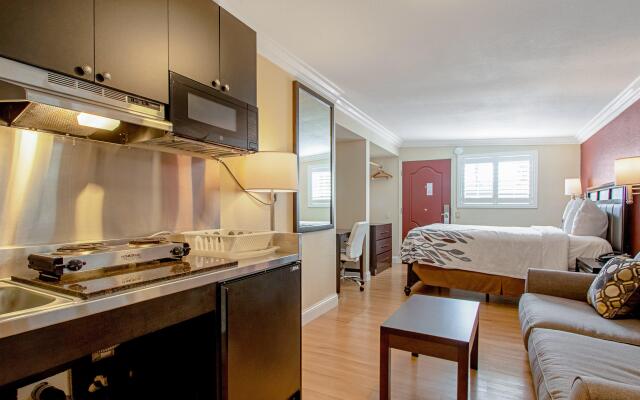 Red Roof Inn & Suites Monterey