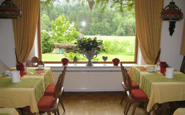 Tourist Hotel Boehm
