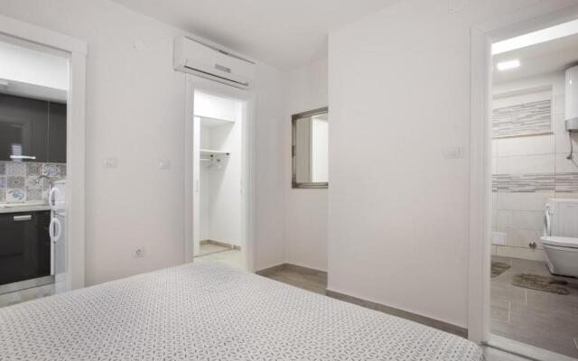 Serious Job Apartment