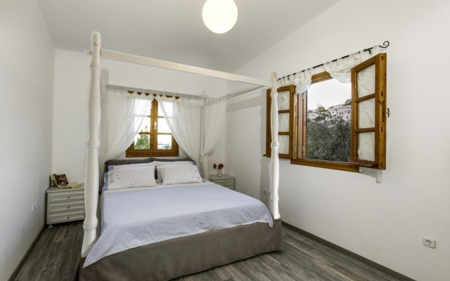 Lindos Seaside Villa