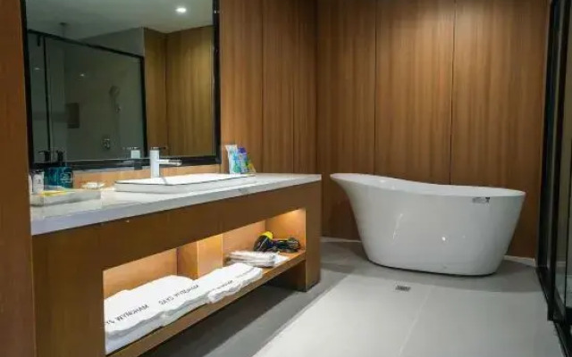 Days Hotel by Wyndham Yanshan Transport Terminal