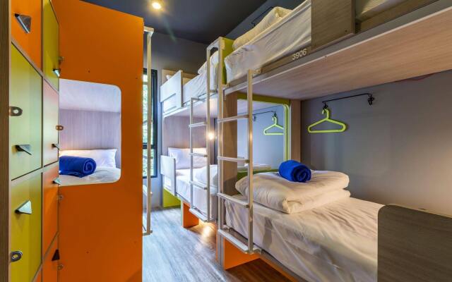 iSanook Hostel