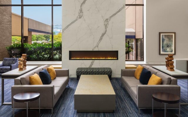 Sheraton Norfolk Waterside Hotel