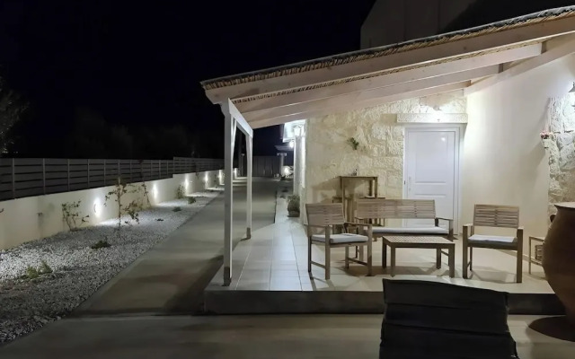 Zoi's SeaView House
