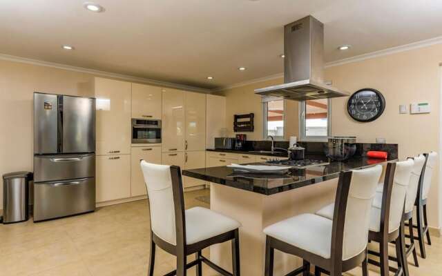Amazing 3BR Villa w Large Private Pool Gameroom
