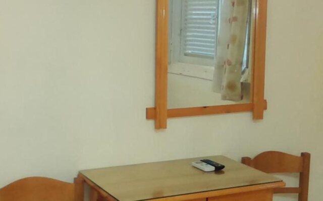 Alexandros Hotel