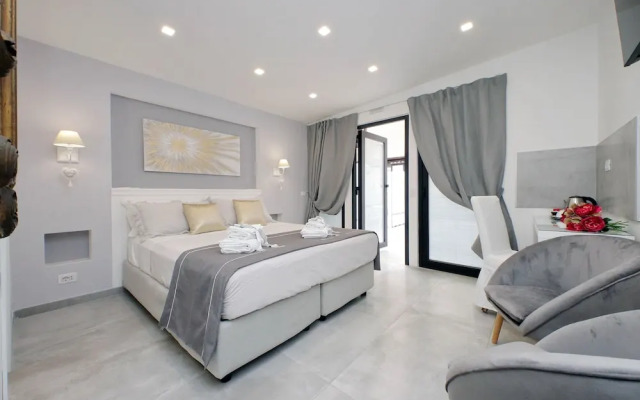 Roman Holiday Suites