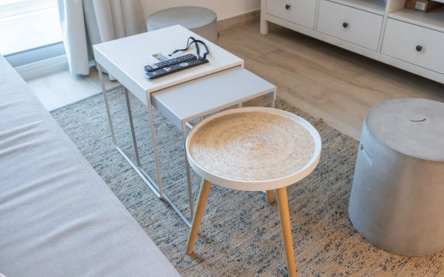 Modern 1-bed With Partial Sea Marina View