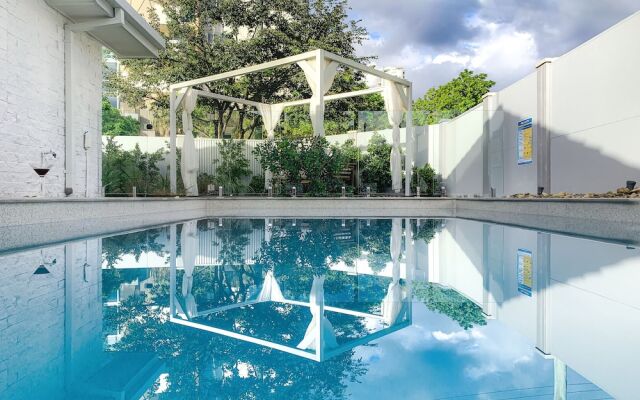 Surfers Paradise Holiday Beach House