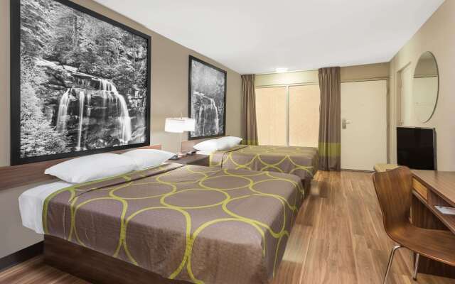 Super 8 by Wyndham Asheville Airport