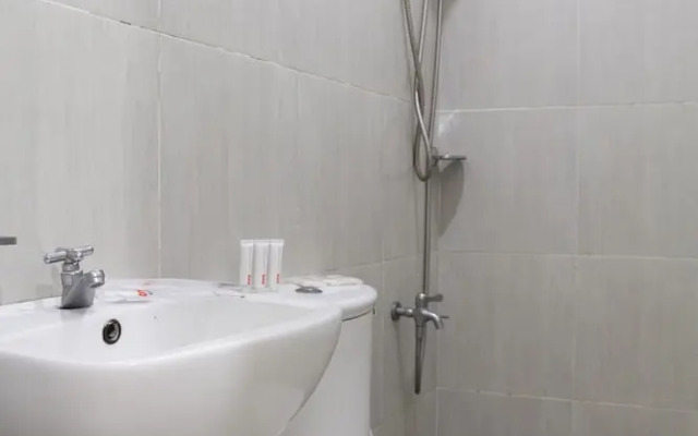 Circle-b Apartelle & Suites