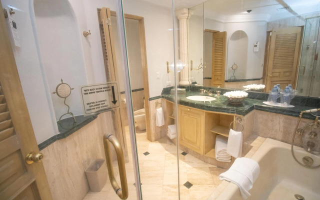Grand Isla Navidad Golf & Spa Resort with Marina