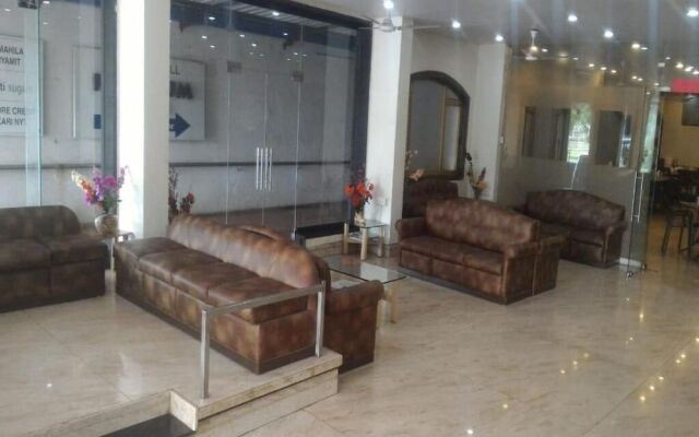 Hotel Adarsha Palace