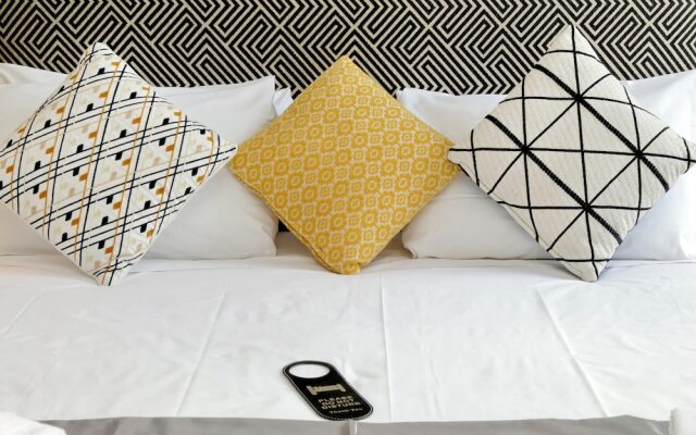 Della Croce Rooms