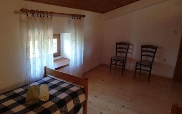 Villa Valeta 500 Meters From the Beach