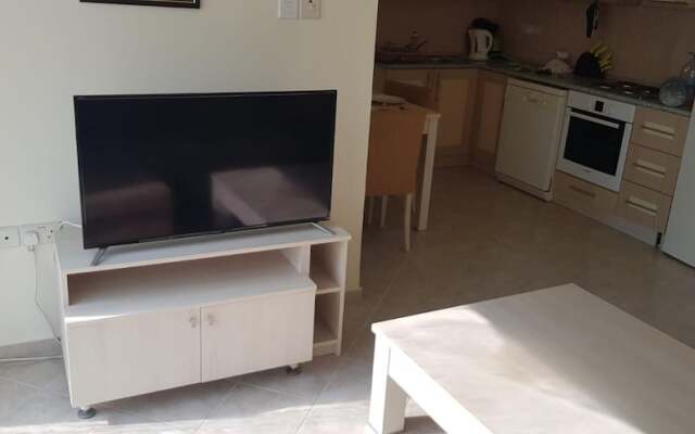 Captivating 1-bed House