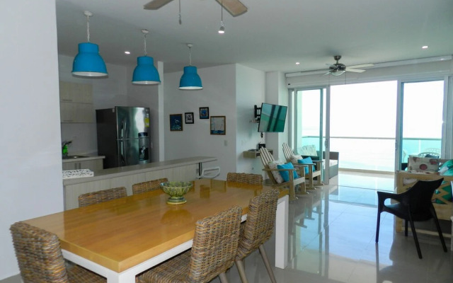 Lujoso Apartamento Frente al Mar