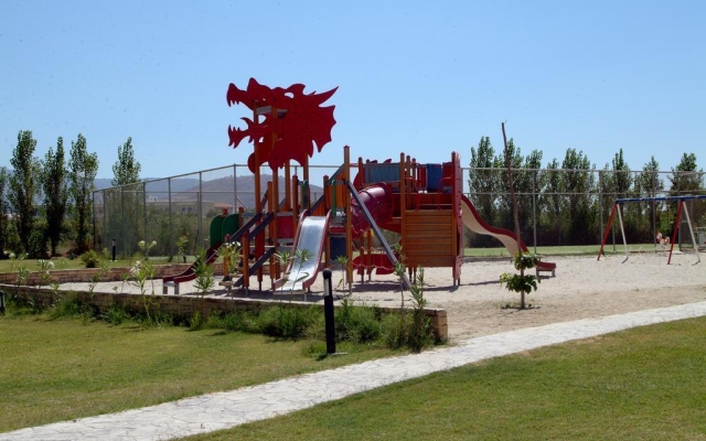 Zorbas Beach Hotel