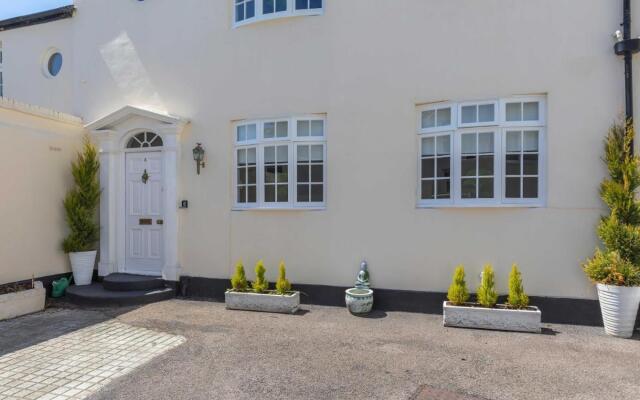 The Old Brewery House | 2 Double Bedrooms | Parking