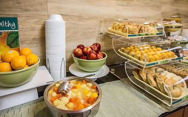 Quality Inn & Suites Fishkill South near I-84