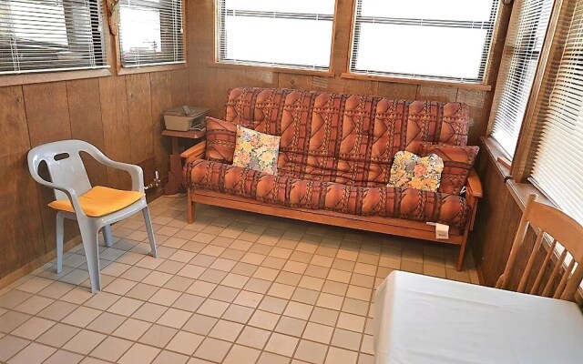 La Grange Cabin - Two Bedroom Cabin