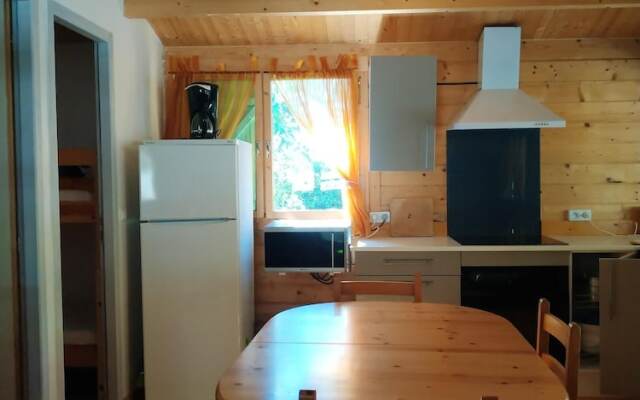 Chalet With 2 Bedrooms In Poussan With Enclosed Garden