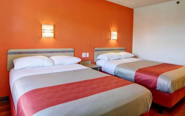 Motel 6 Wethersfield, CT - Hartford