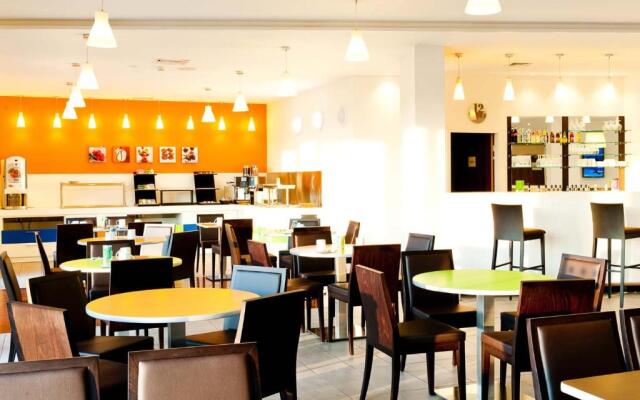 Holiday Inn Express Marseille Airport by IHG