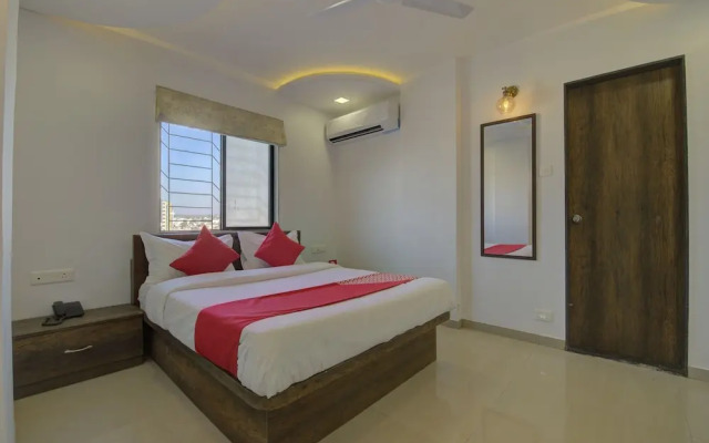 OYO 17036 Rk's Regency