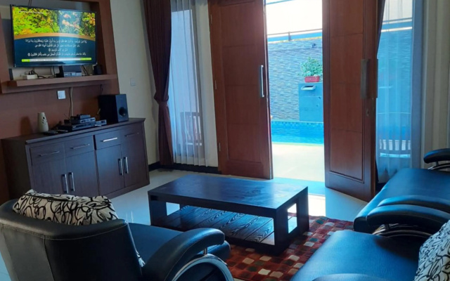 Villa Mb – Guest Rooms – Cisarua