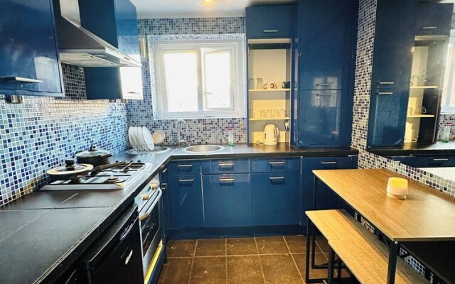 Immaculate 3-bed Apartment in London