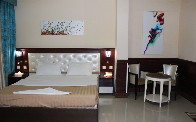 Mariana Hotel