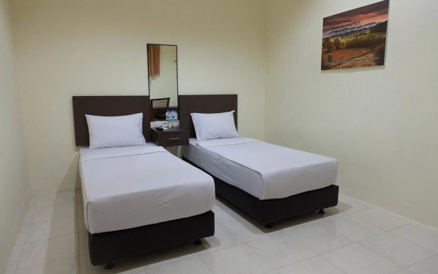 Mahkota Hotel Genteng