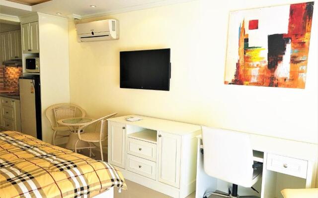 12th Floor Studio Apartment at Jomtien Beach Condominium