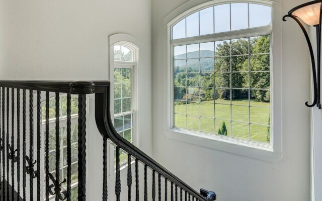 Waterfall Manor - 4 Br Home