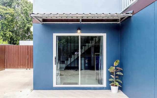 Tiny House Srinakarin At Sri Bearing Station