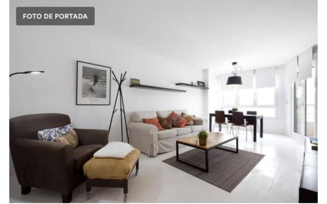 White Cozy Flat in Donostia