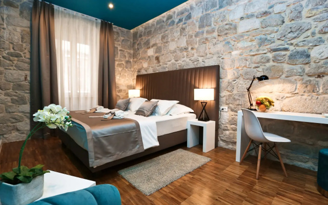 Riva Luxury Rooms