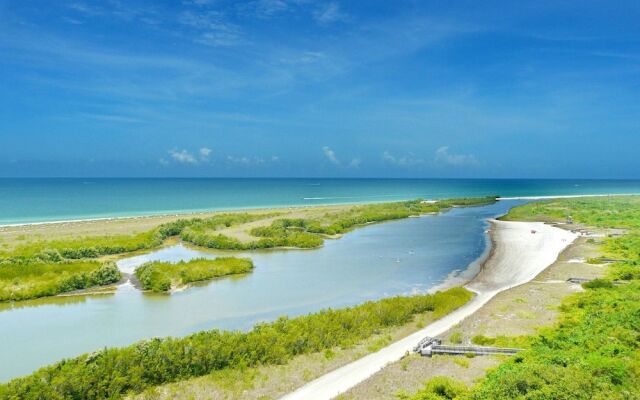 South Seas Tower 4-1711