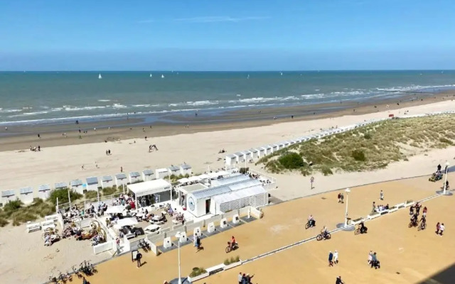 Apartment in Nieuwpoort With sea View