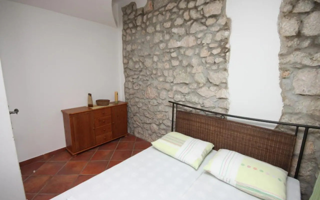 Apartment Gradac 6661a