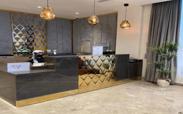 Round furnished apartment