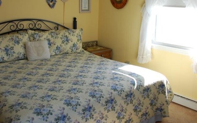 A Cape Cod Ocean Manor Inn