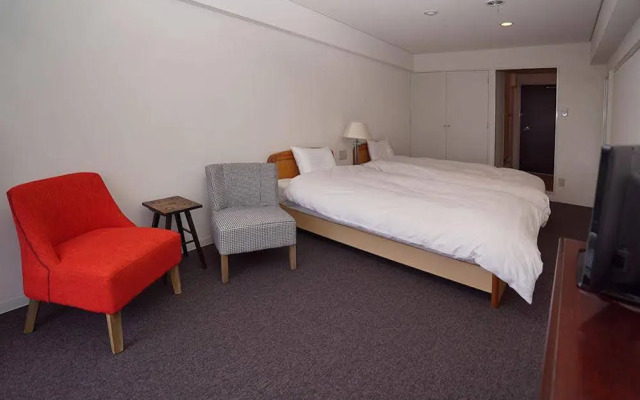 Tobi Hostel and Apartments