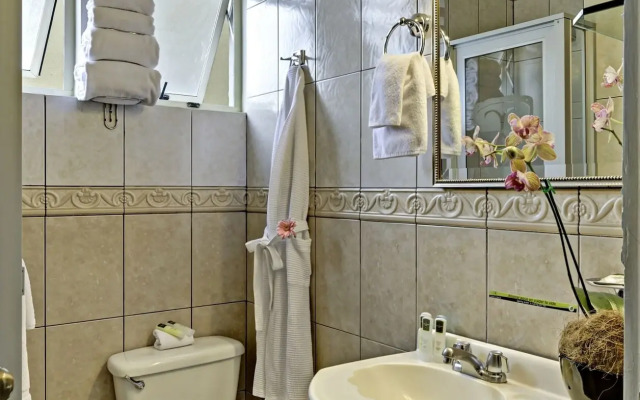 Casa Conde Hotel & Suites