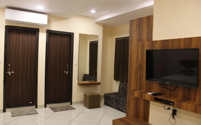 Maruti Group of Hotels - Hotel Shri Naman
