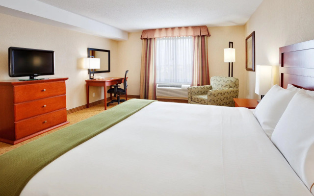 Holiday Inn Express Hotel & Suites CLARINGTON - BOWMANVILLE by IHG